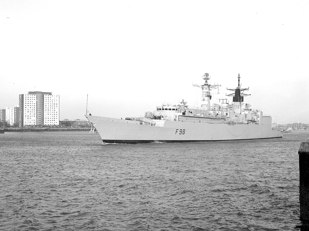 HMS Coventry 1998